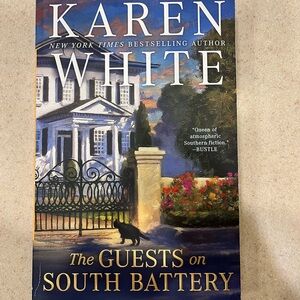 Karen White - The Guests on South Battery (Navy, White, Gold)